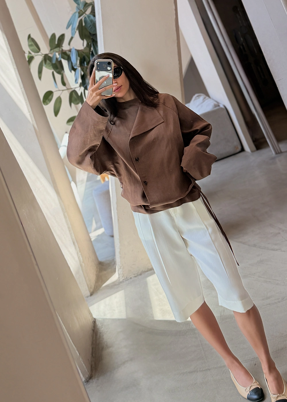 کت کُر قهوه‌ای