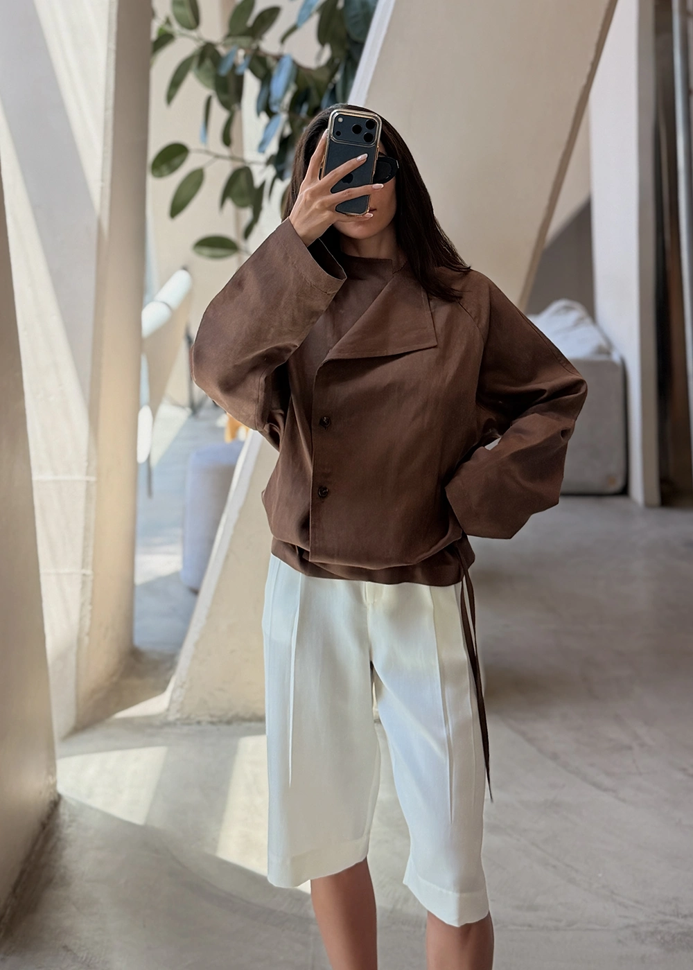 کت کُر قهوه‌ای